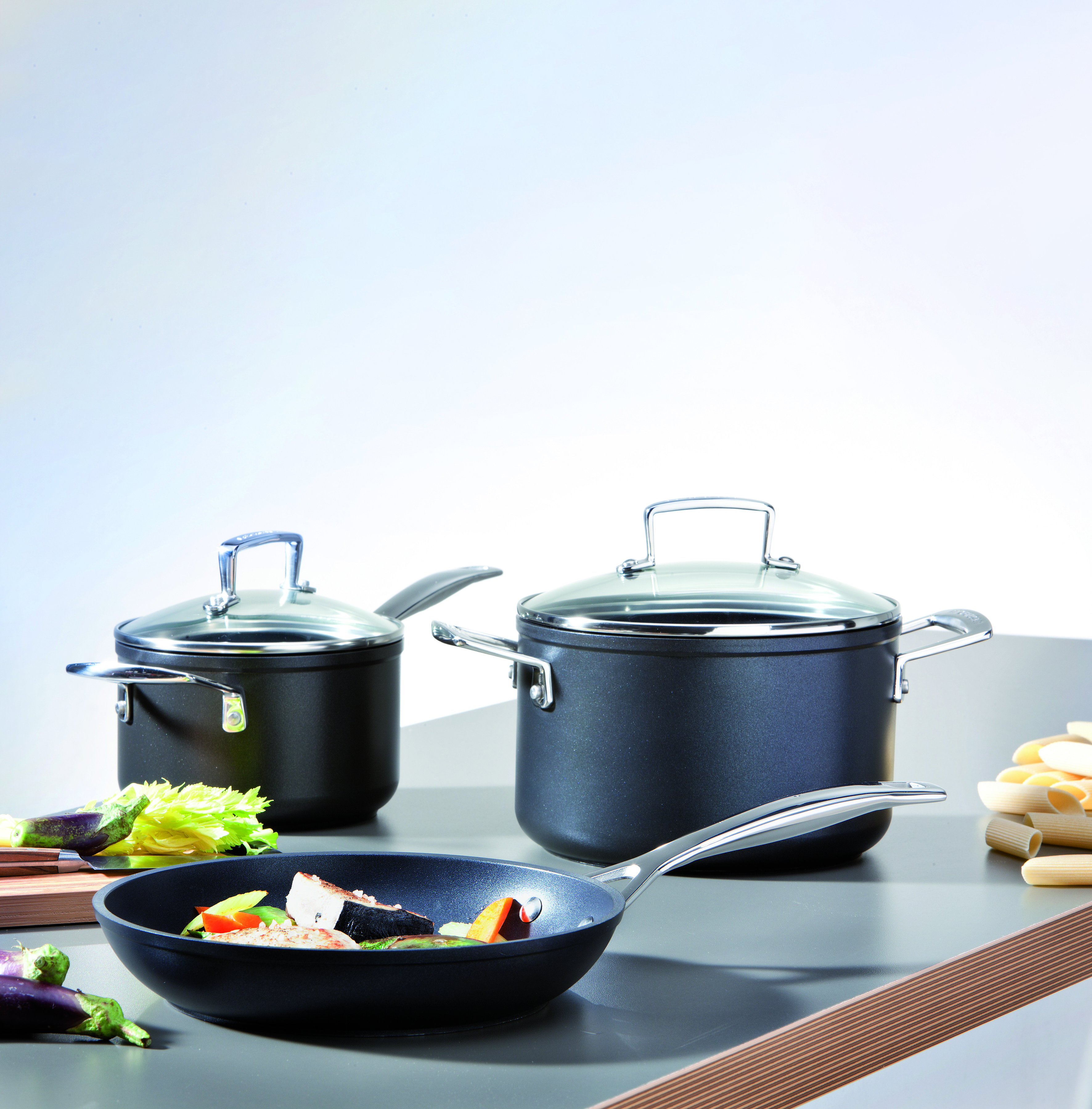 RS557_Aluminium-Antihaftt%C3%B6pfe_PR%20copy_H%C3%B8yere